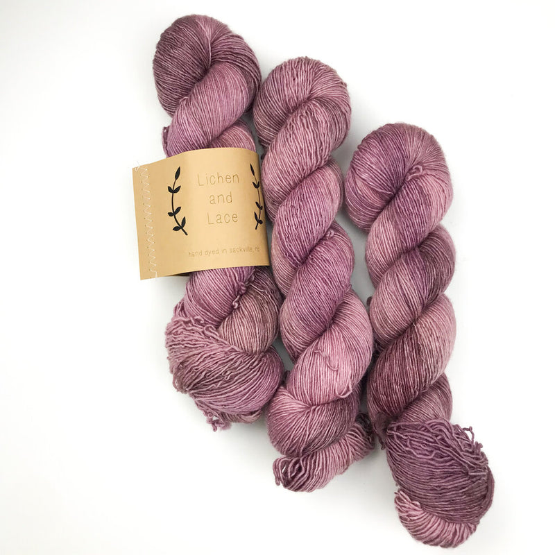 1 Ply Superwash Fingering | Lichen and Lace