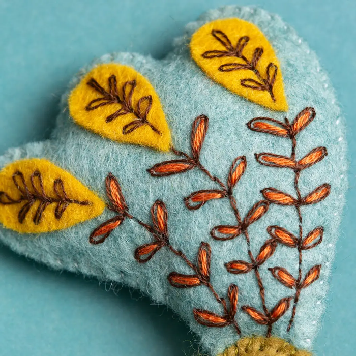 Folk Peacock Felt Craft Mini Kit