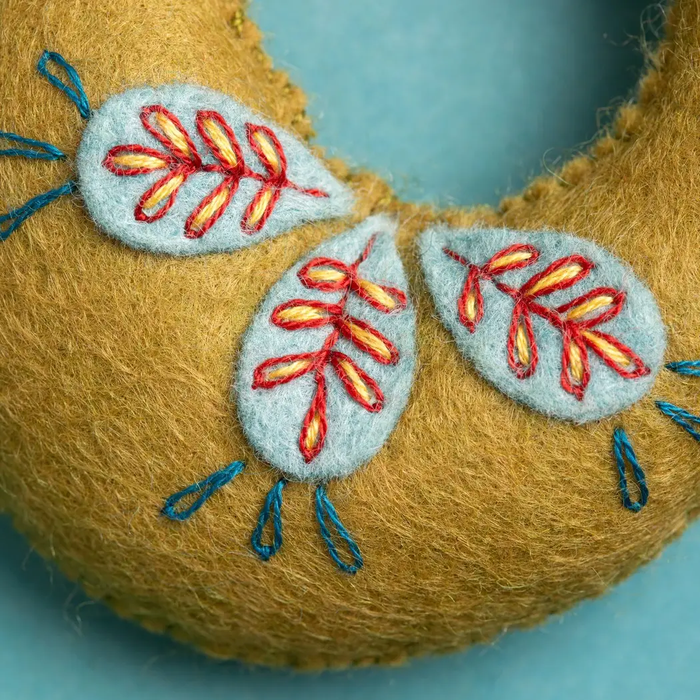 Folk Peacock Felt Craft Mini Kit